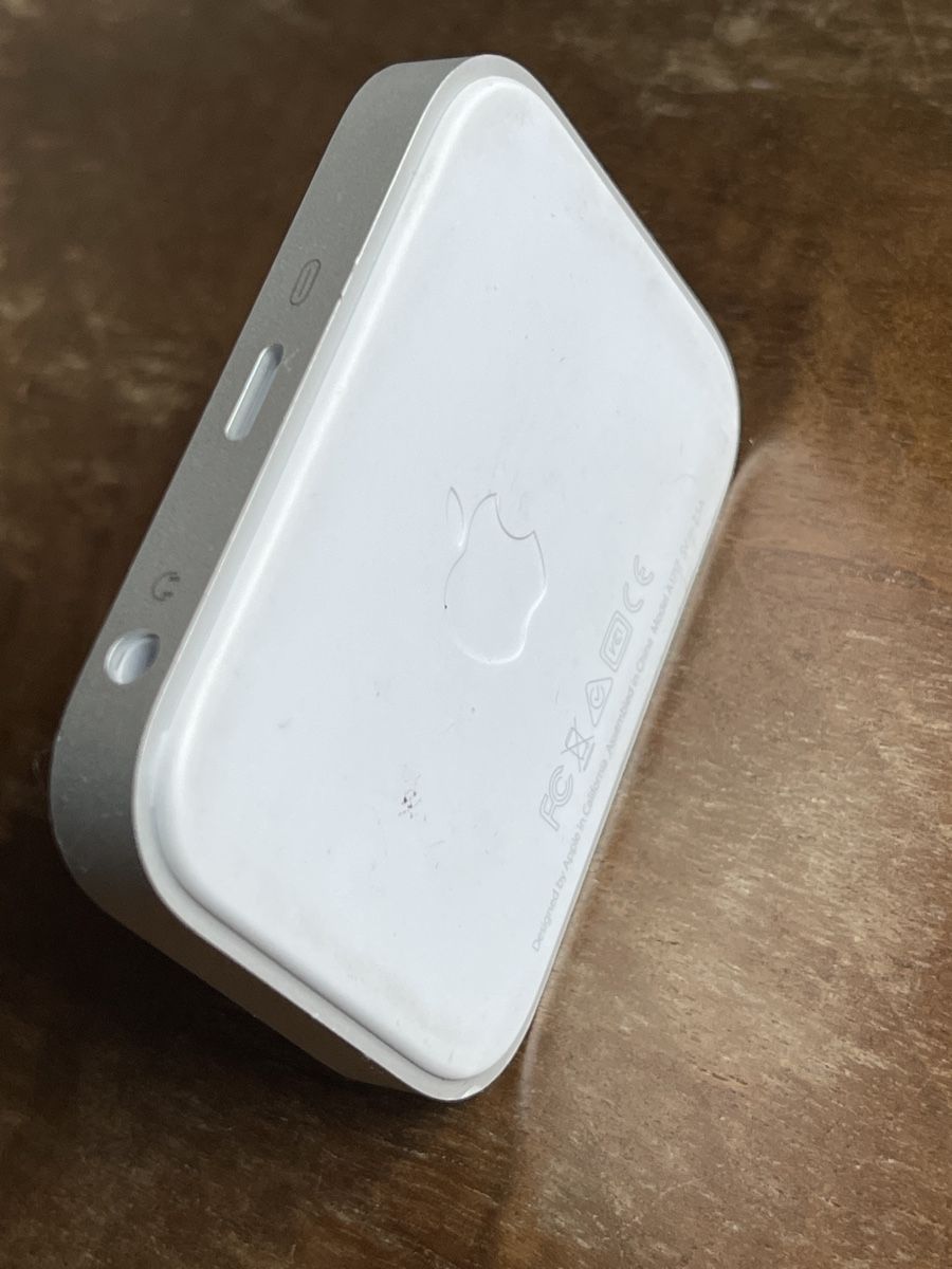 Caricabatterie: Apple Docking Station Lightning A1717 fonctionnel – Usato da Genève venduto da Yasasa 1