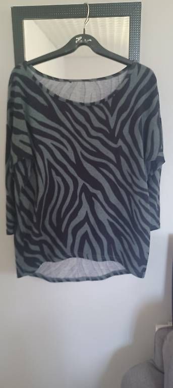 Pullover & Sweatshirts: Pull ample à chevrons marron et noir, parfait pour l'auto... – Gebraucht aus Vesin von faanystic 1