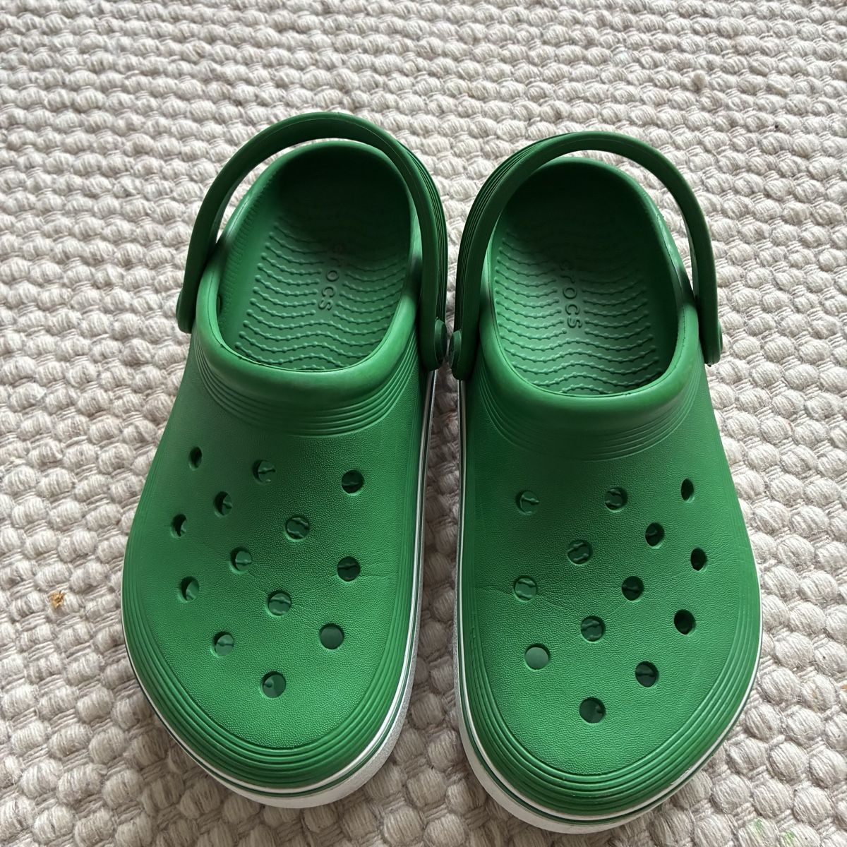 Scarpe per ragazzi: Crocs Grösse 35 – Usato da Winterthur venduto da bunteperlen