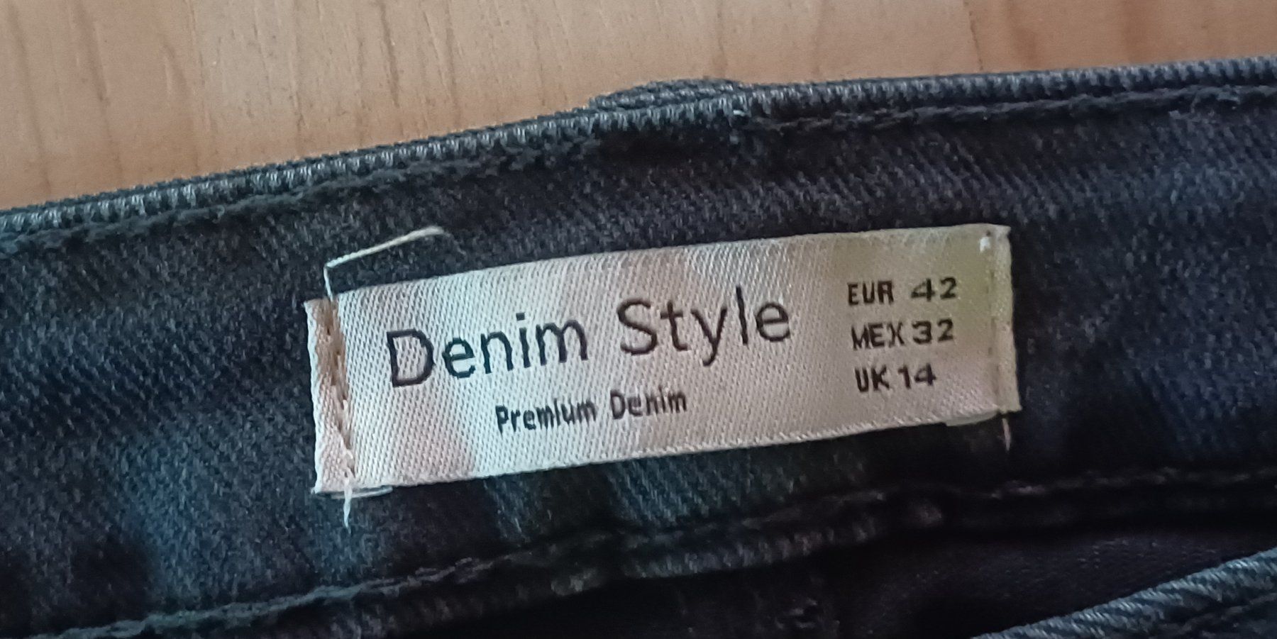 Jeans: Jeans Grösse 42 – Usato da Oberbipp venduto da sina666 1
