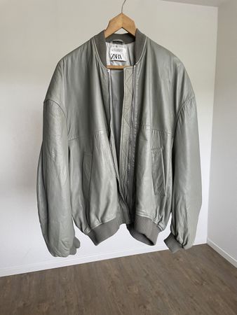 Zara Leder Bomberjacke, Größe S, nur 2 Mal getragen.