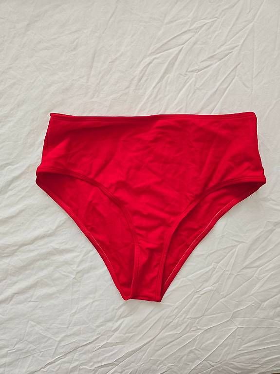 Costumi da bagno & Bikini: Bikini - couleur rouge – Usato da Cheseaux-Lausanne venduto da Ana_Gandarinho 3