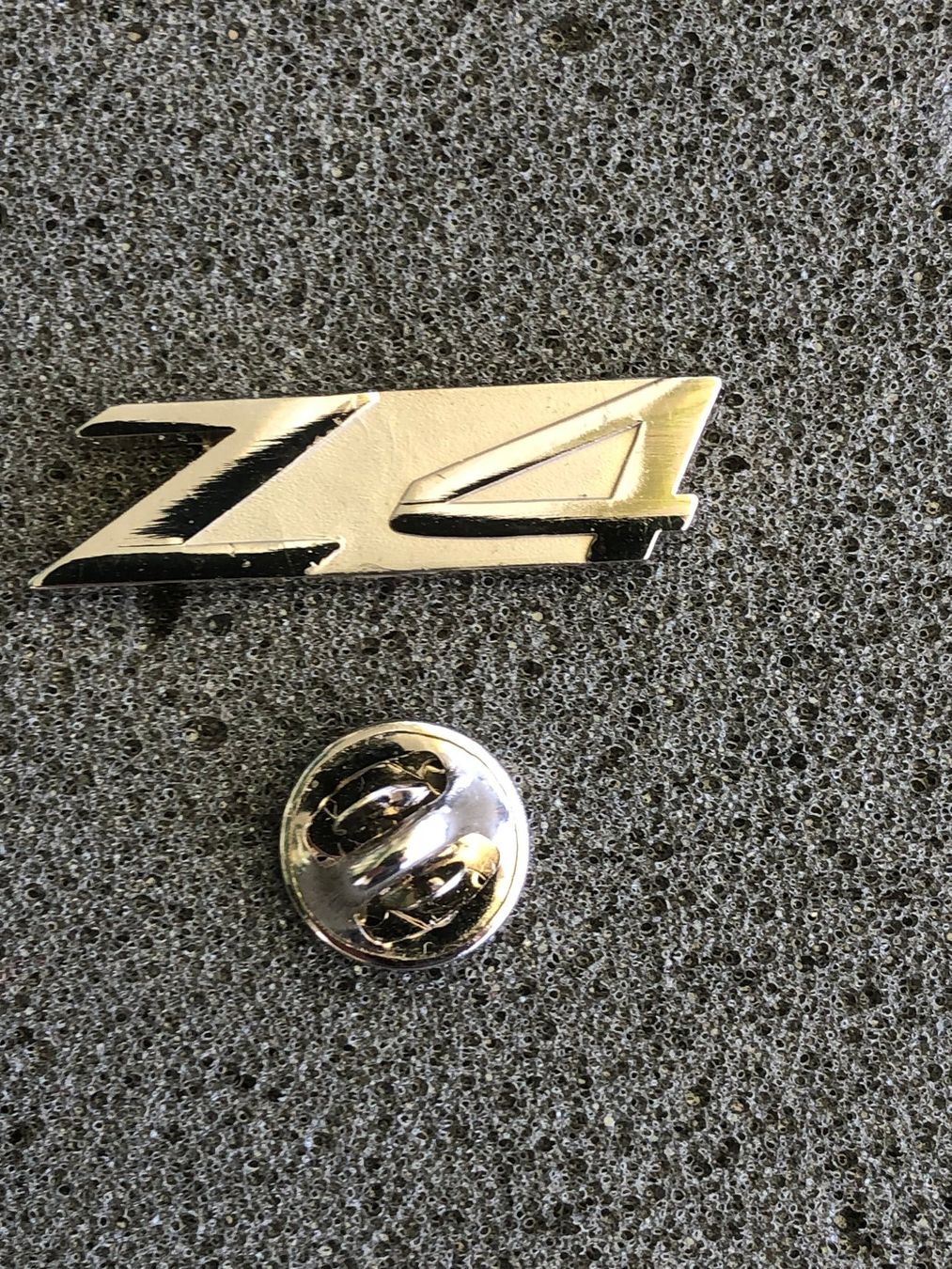 Plaketten & Abzeichen: BMW Z4 Pin – Neu (gemäss Beschreibung) aus Zell ZH von humarosch