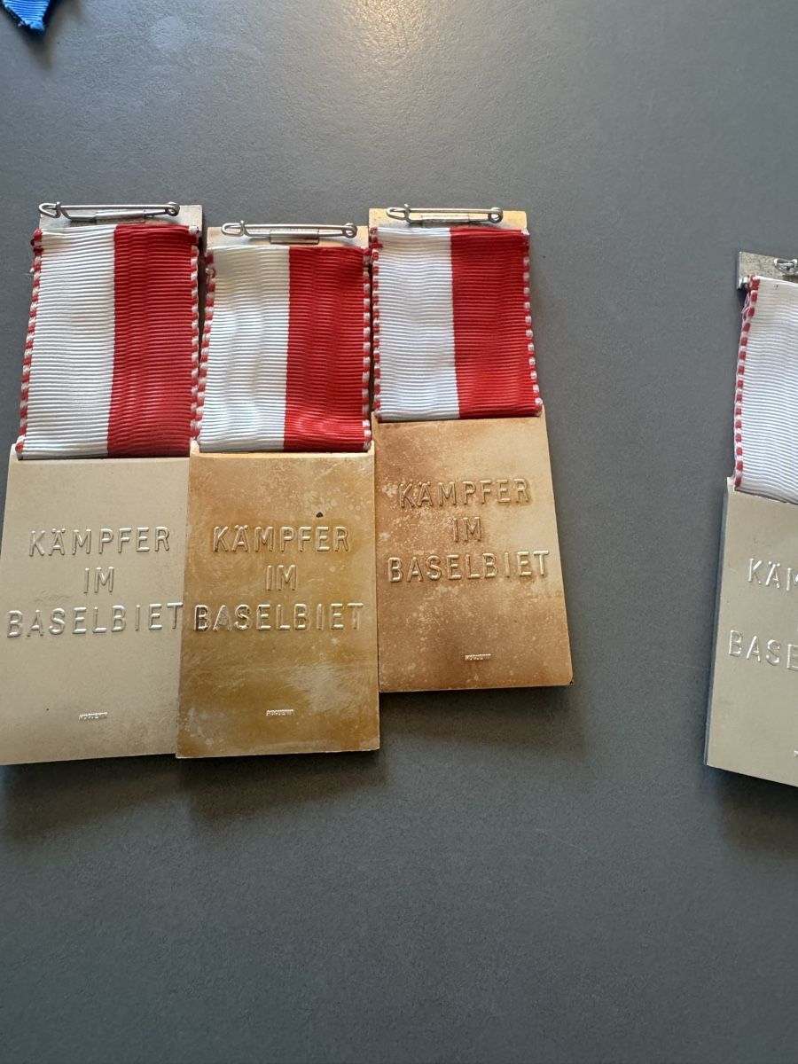 Swiss Plaketten & Abzeichen: 4 Kantonalstich Baselland Schützenabzeichen Schützen – Gebraucht aus St. Gallen von sourced_limited 6
