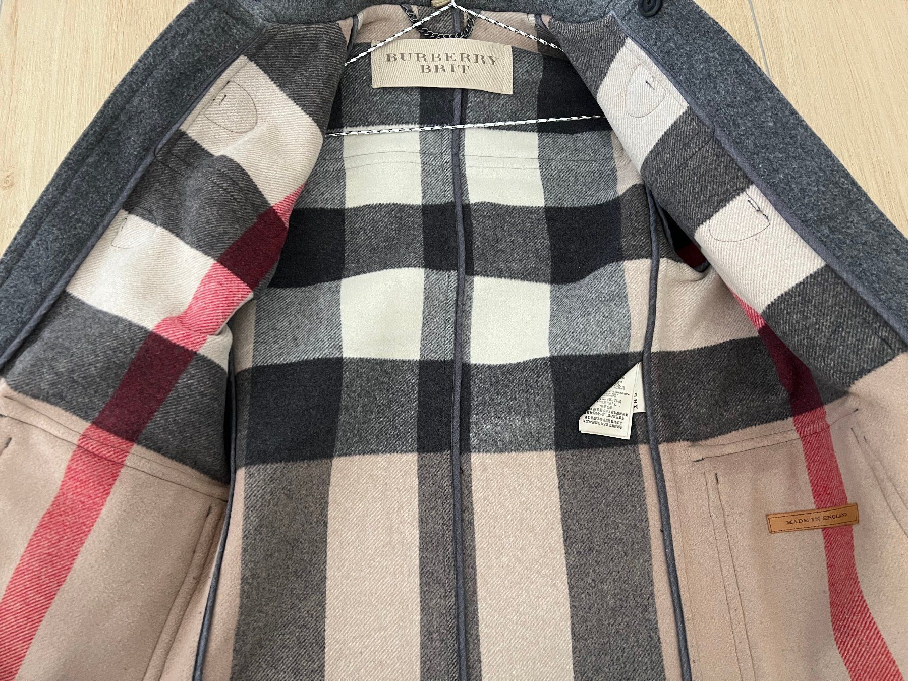 Burberry Cappotti: Manteau BURBERRY gris – Usato da La conversion venduto da Repio 4