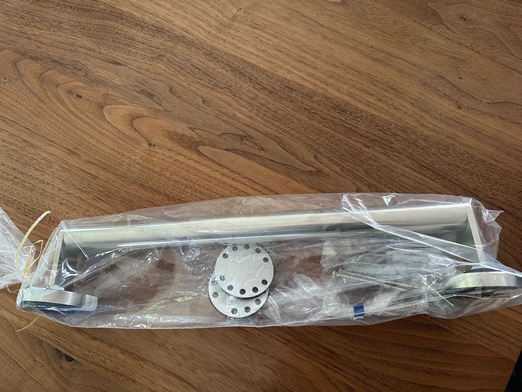 Ringhiere: Fabrikneuer HEWI S900 Haltegriff Griff für Dusche oder Bad – Nuovo e nell'imballaggio originale da Münsingen venduto da Sternsaphir64