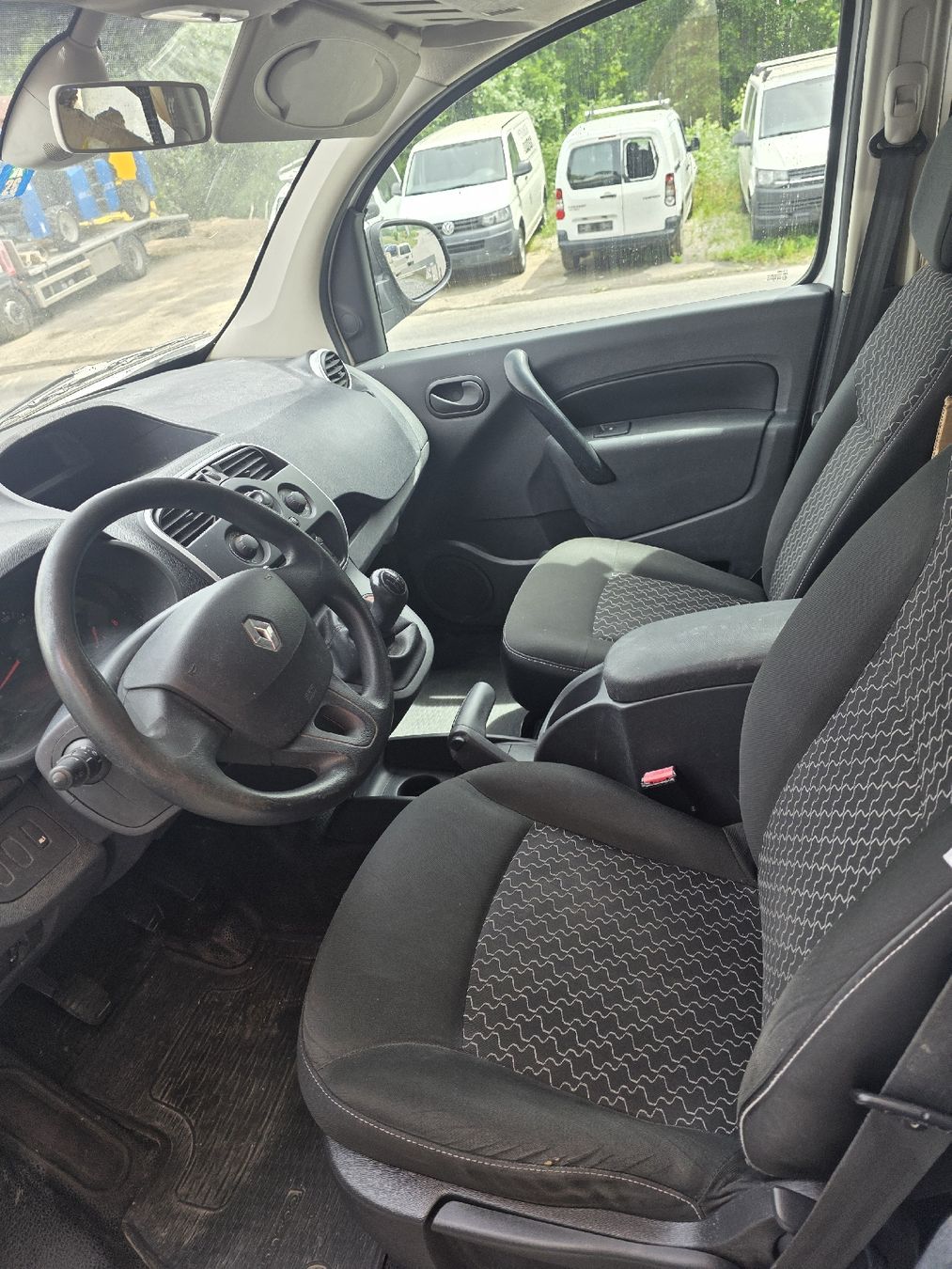 Renault Veicoli commerciali: renault kangoo 1.5 – Usato da Préverenges venduto da Joninhas 4