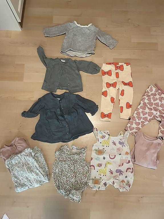 Lotti & Set di vestiti: Kleiderpaket Grösse 60 / 62 – Usato da Murten venduto da ka_koen