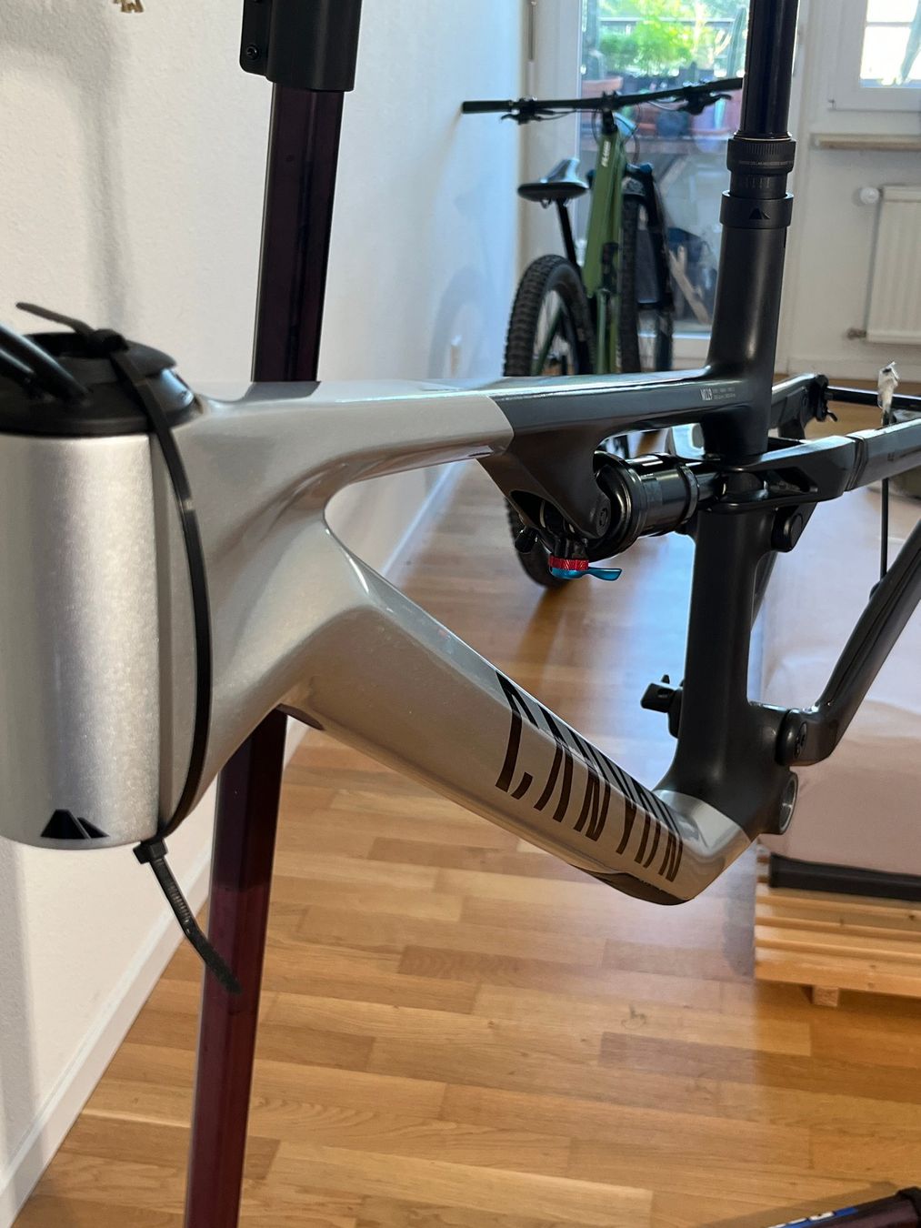 Canyon Ersatzteile: Rahmen Canyon Neuron CF8 2023 Gr. M – Gebraucht aus Basel von baselart 1