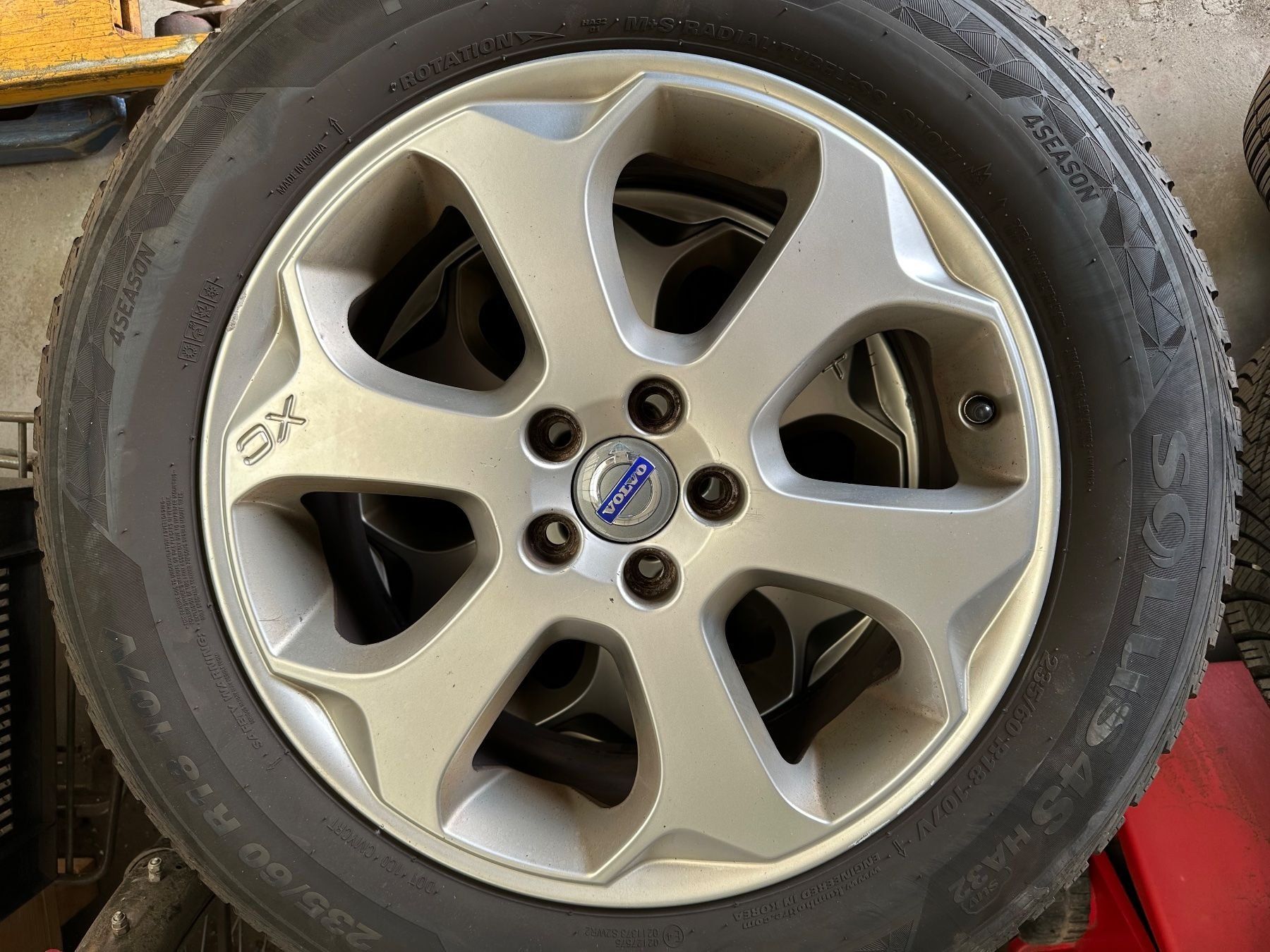 Volvo Pneumatici & Ruote complete: VOLVO XC60 18" Original Winterräder – Usato da Lyssach venduto da damorest 3