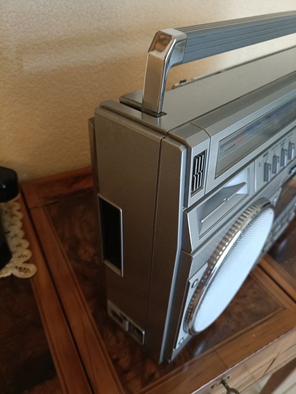 Sharp Radios: Sharp GF-8989, Ghettoblaster, Stereokassettenrekorder – D'occasion à Untersiggenthal par Hexennase 3