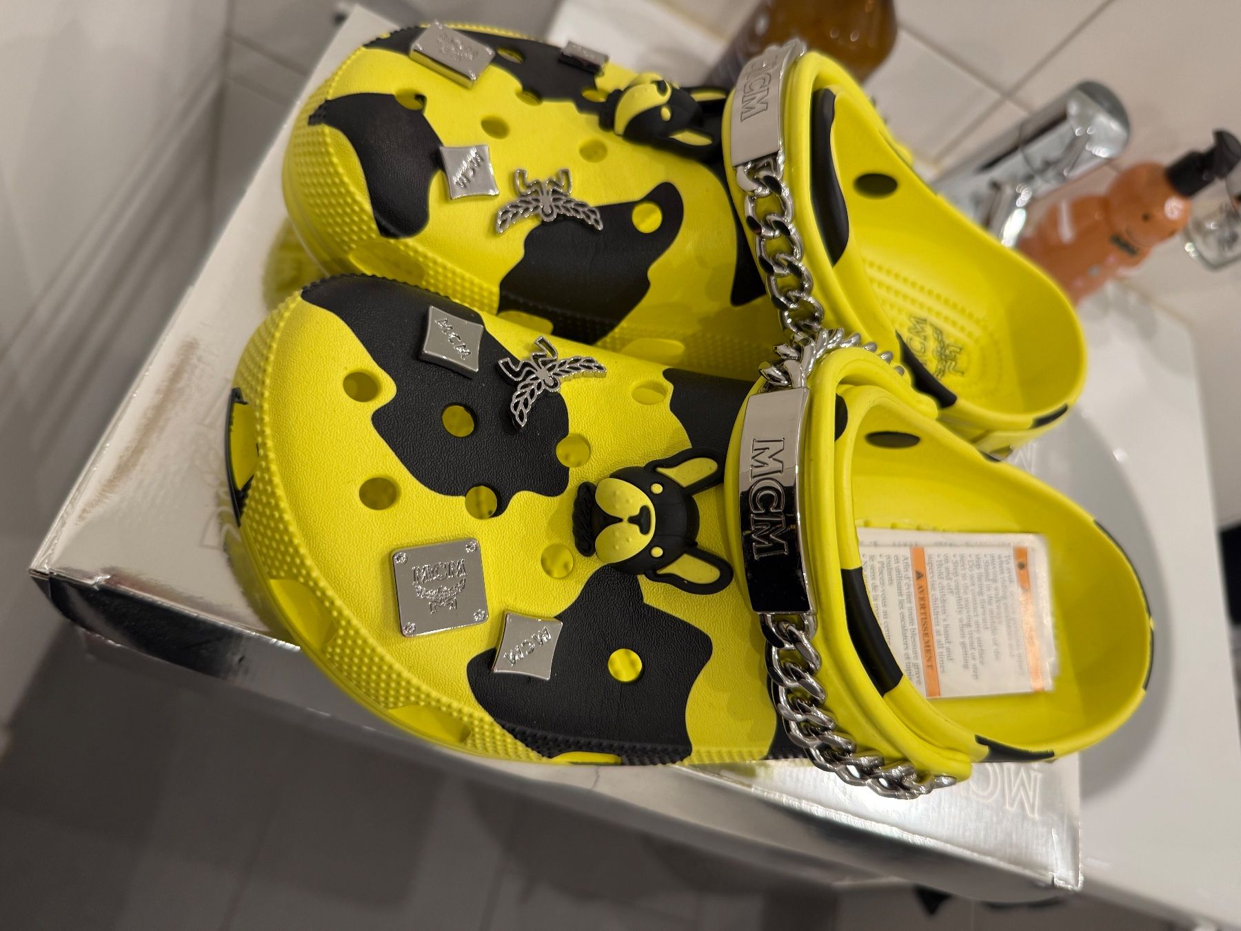 Scarpe da uomo: Crocs x MCM Original und neu – Nuovo e nell'imballaggio originale da Allschwil venduto da Figidindia