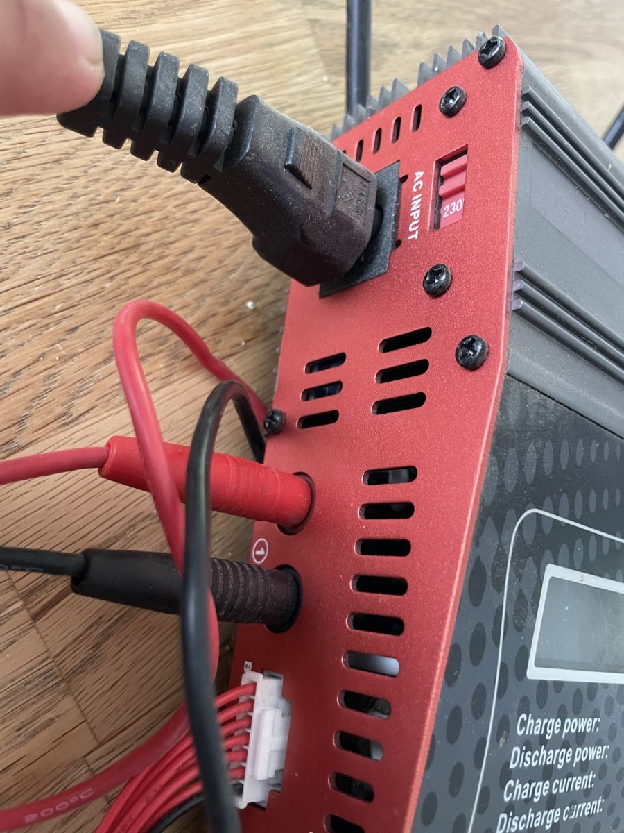 Akkus, Ladegeräte & Netzgeräte: V-charge 200 Duo – Gebraucht aus Schwarzenberg LU von sim_5r79 5