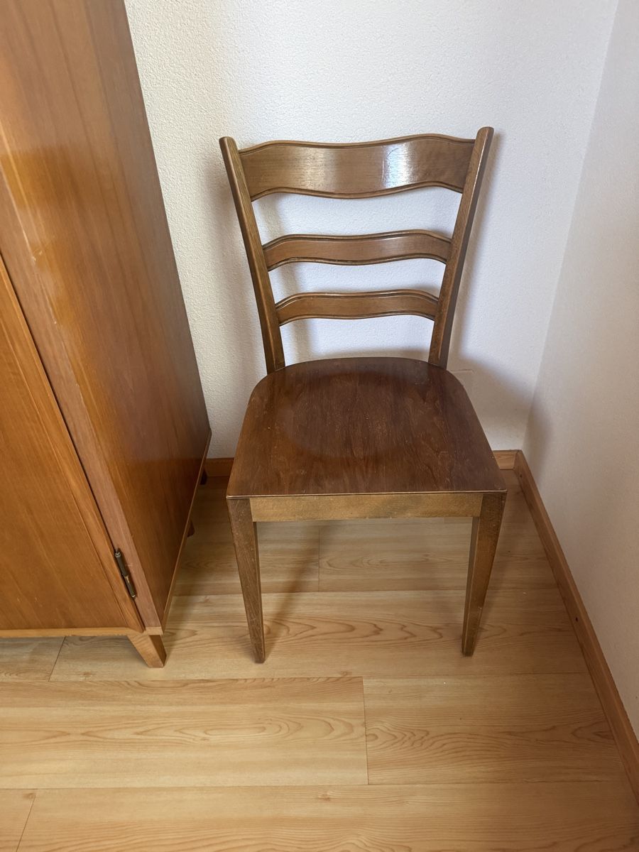 Sedie: 4 Holzstühle retro – Usato da Windisch venduto da _sru_