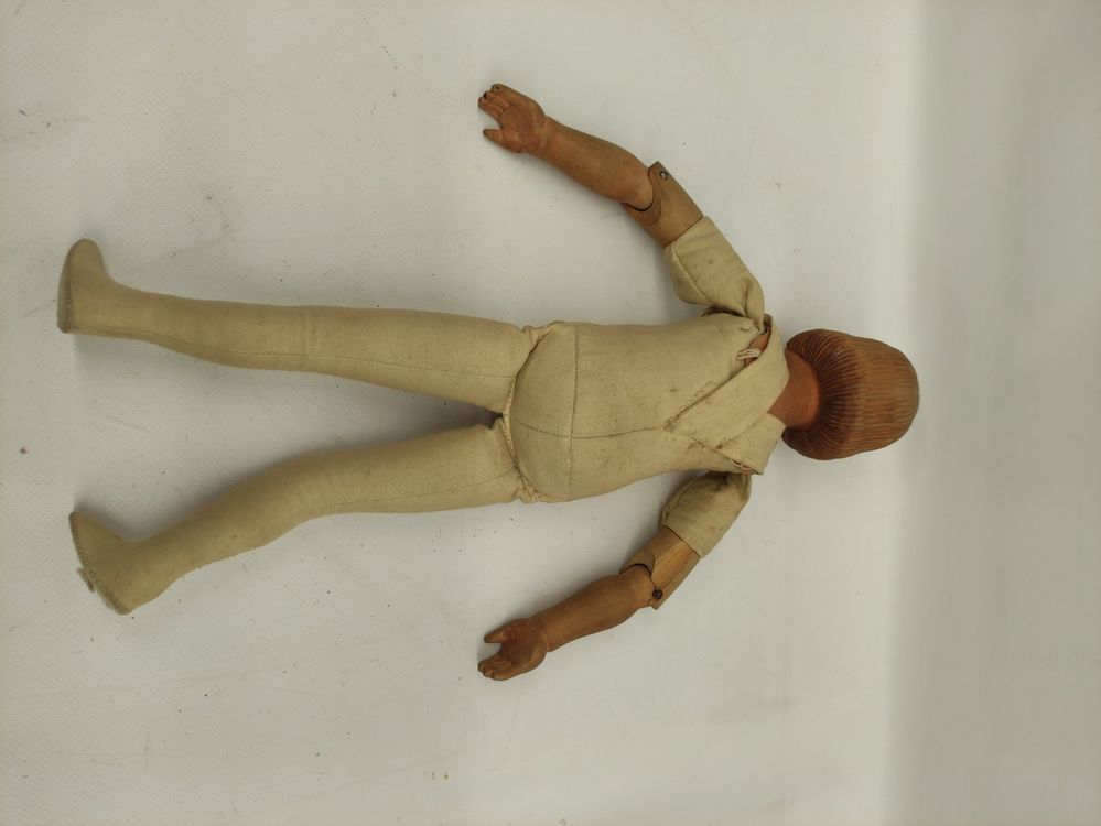 Antike Puppe aus Holz mit beweglichen Gelenken | Kaufen auf Ricardo