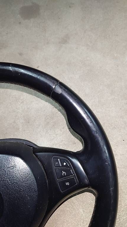 BMW Tutti pezzi di ricambio auto: Vend volant m technic x3 e83 – Usato da Anieres venduto da 88t7 3