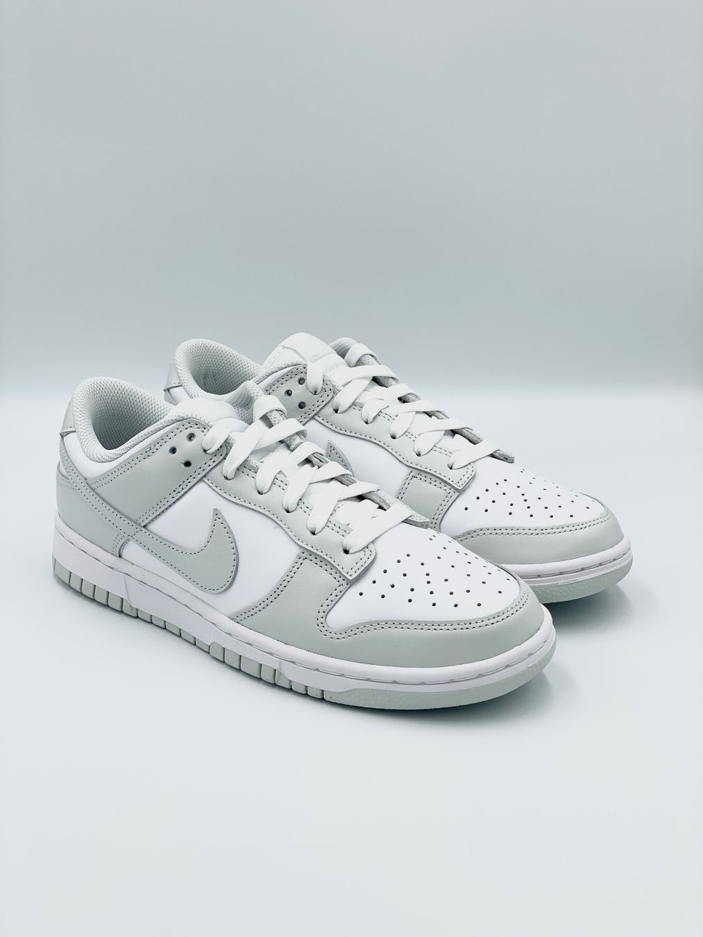 Nike Scarpe da donna: Nike Dunk Low Photon Dust EU 40 – Nuovo e nell'imballaggio originale da Erlinsbach venduto da sasneakers