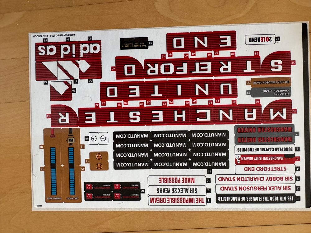 LEGO 10272 Old Trafford – Manchester United 4