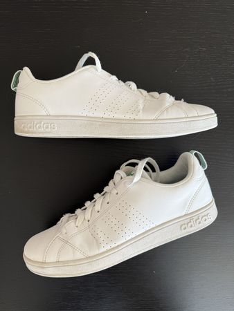 Baskets Adidas Neo, Taille 42, Blanches - Bon état!