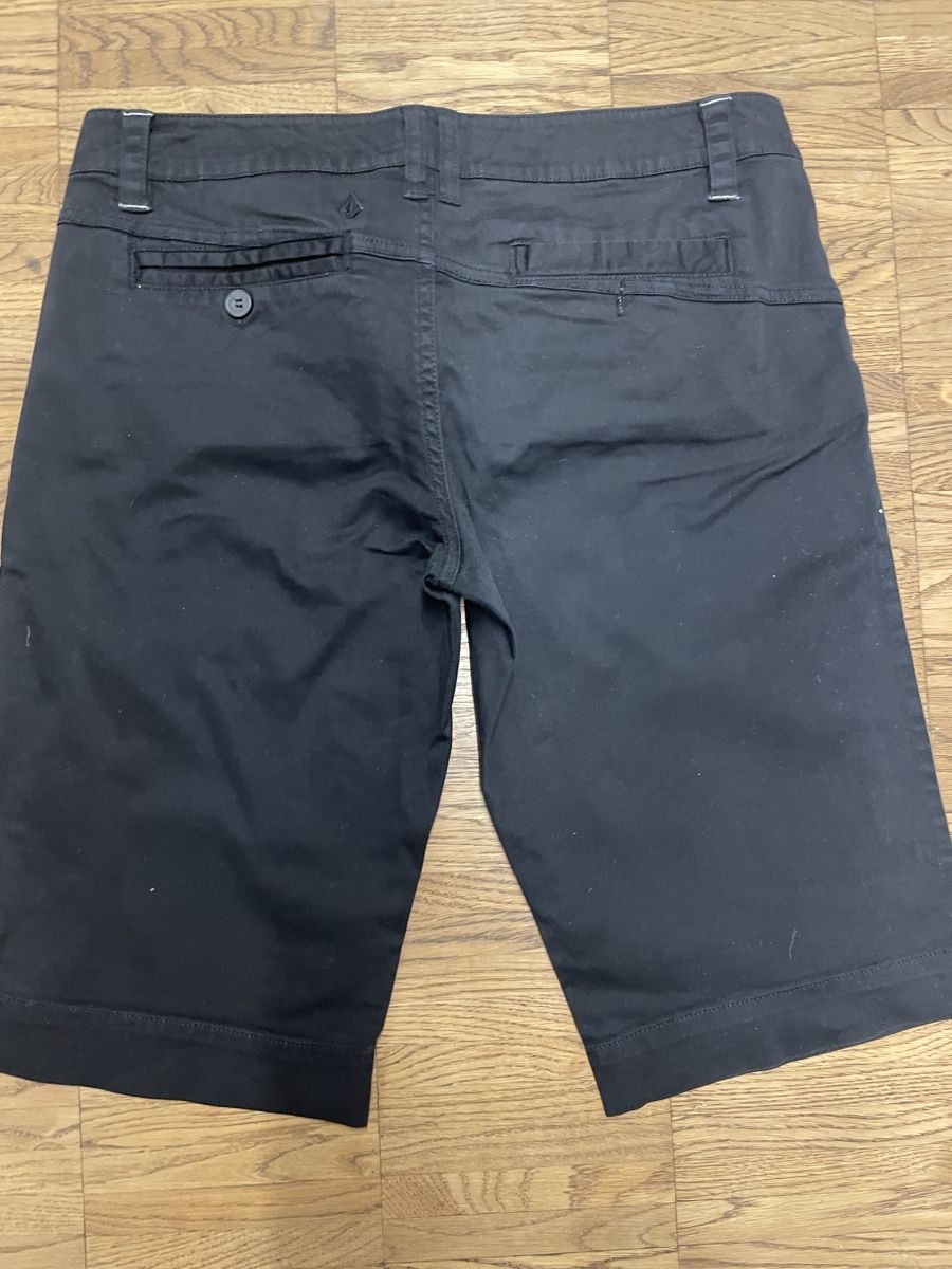 Volcom Pantaloni: VOLCOM DAMEN SHORTS  – Usato da Chur venduto da churerli 2