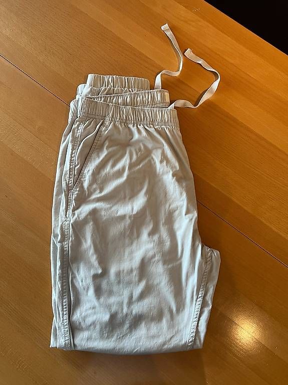 Pull&Bear Pantalons: Beige Sommerhose von Pull&bear, Grösse L – D'occasion à Horn par timosidler 1