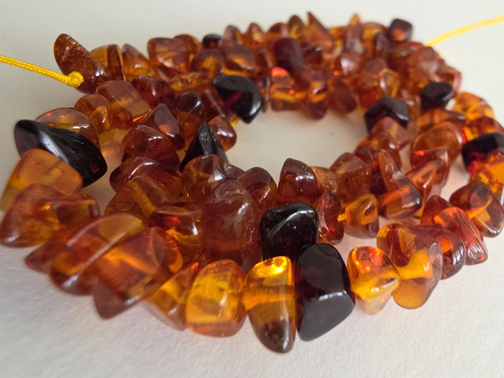 Minerali & Pietre curative: Bernstein Amber 6-8mm. Strang – Nuovo e nell'imballaggio originale da Menziken venduto da Mirager 2