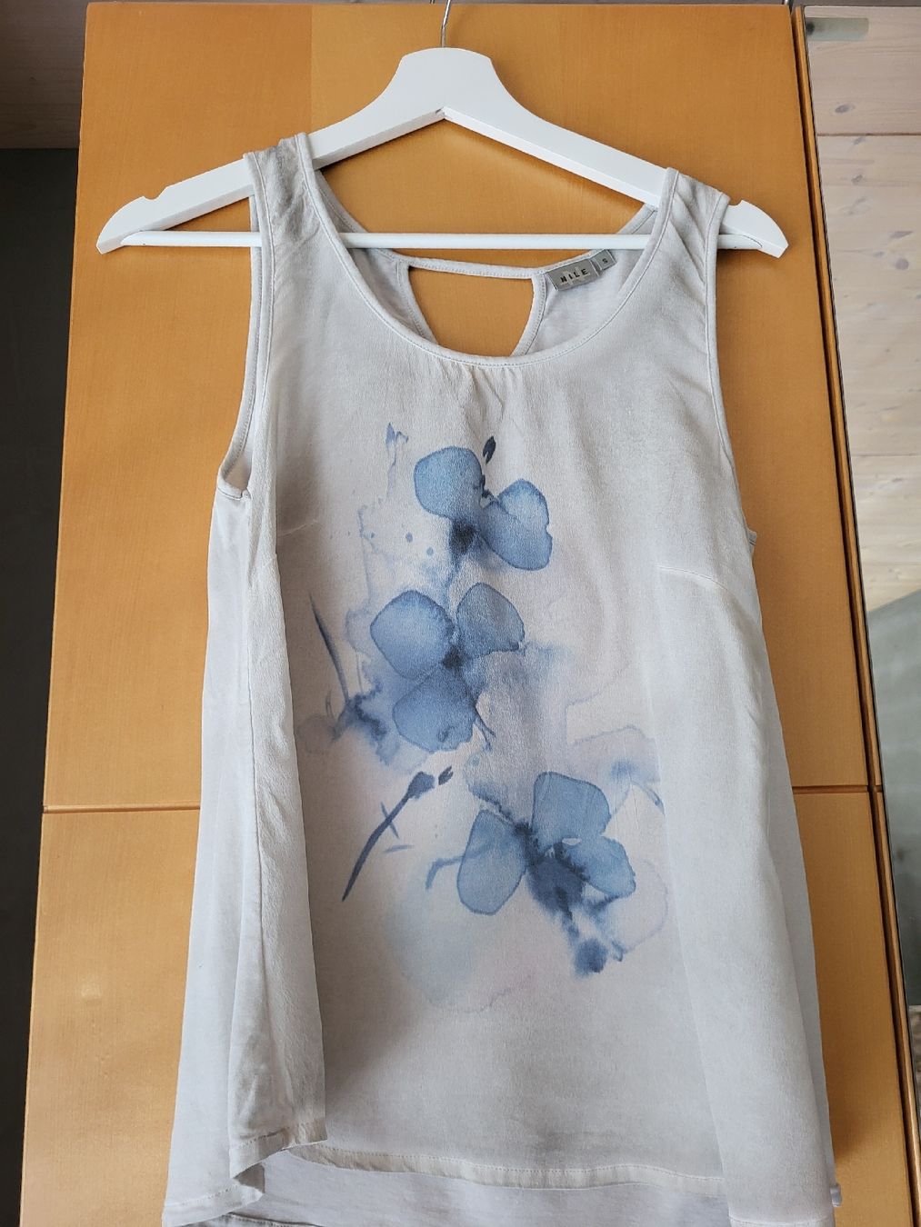 Nile Tops: Débardeur fleuri Nile taille S – Gebraucht aus Aproz (Nendaz) von mar_zxm9