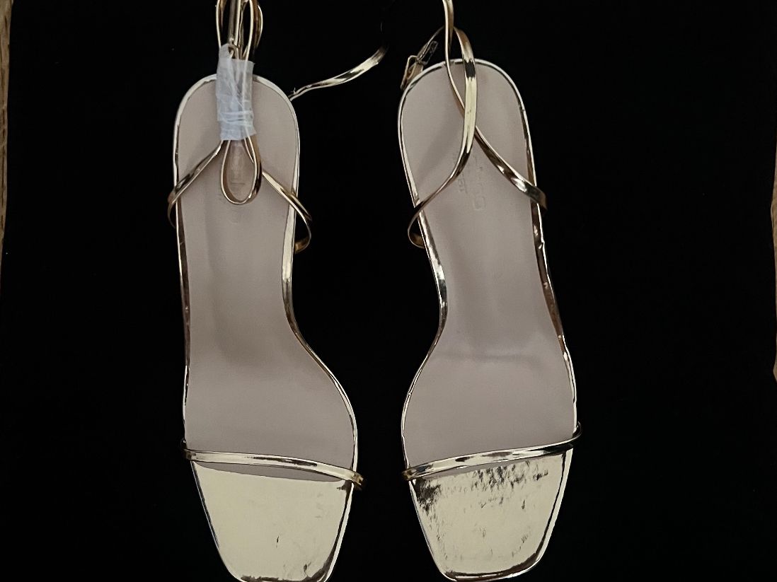 Boohoo Scarpe da donna: Goldene Stiletto-Heels – Nuovo e nell'imballaggio originale da Niederuzwil venduto da dixi_29 2