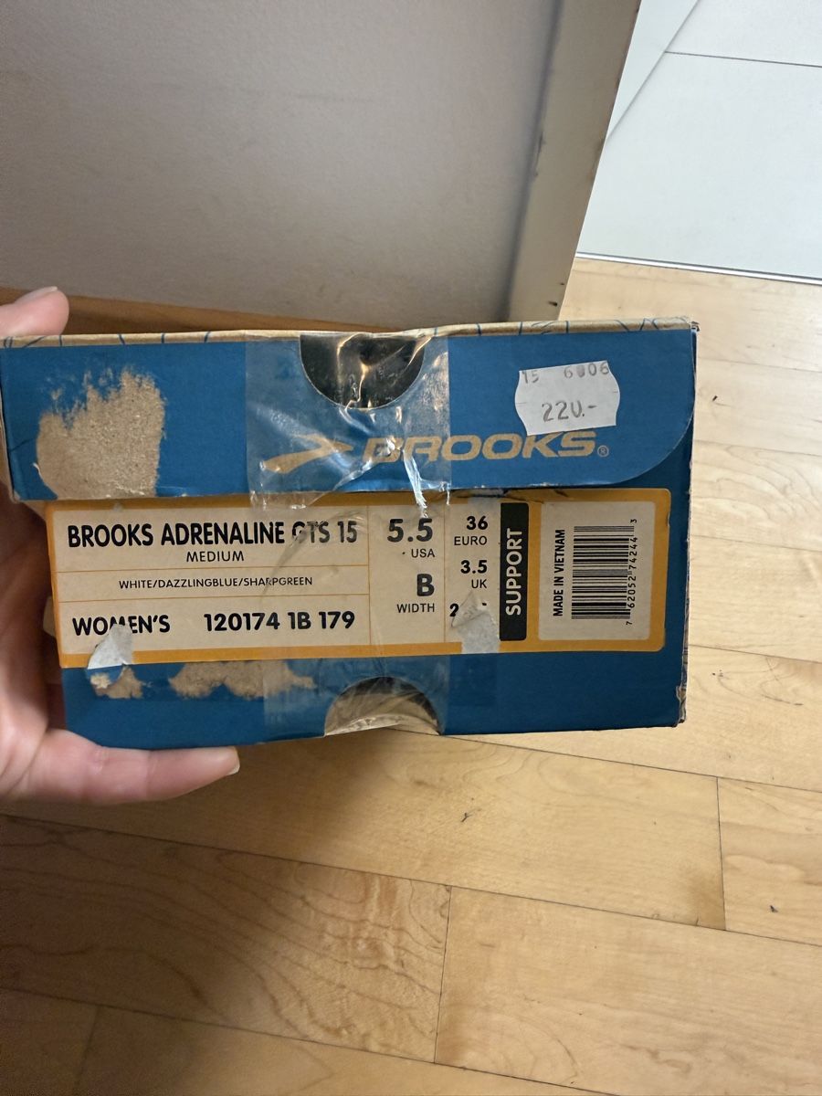 Brooks Scarpe da donna: Vintage Brooks Schuhe – Nuovo e nell'imballaggio originale da Neerach venduto da the_modern_mini 3
