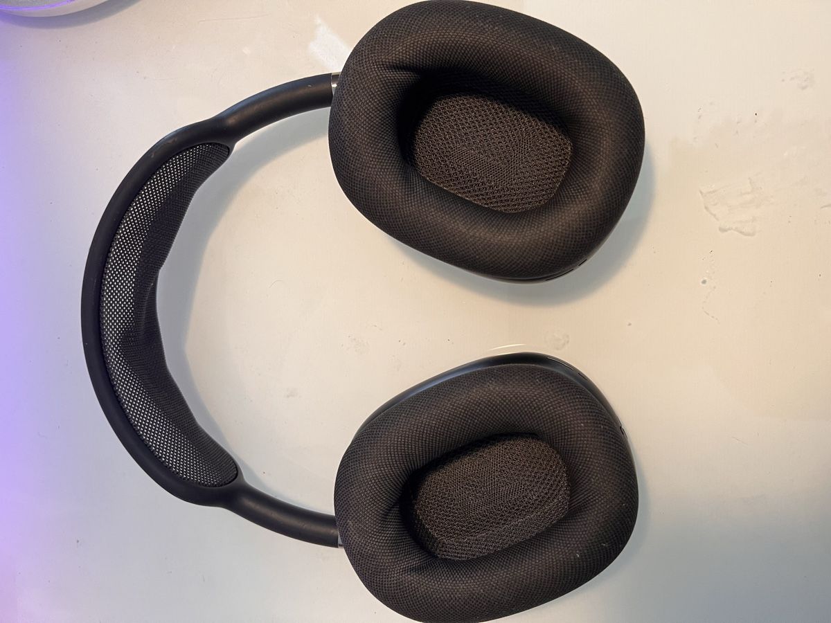 Apple Cuffie: AirPod Pro Max  – Usato da Bussigny venduto da all_7l88 4