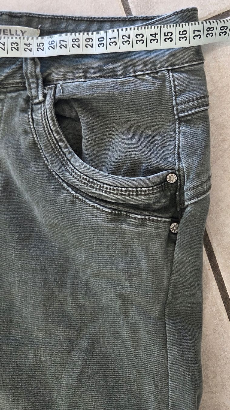 Pantaloni: Hose highwaiste Gr. 36 sehr elastisch – Usato da Lyss venduto da Urma5 2