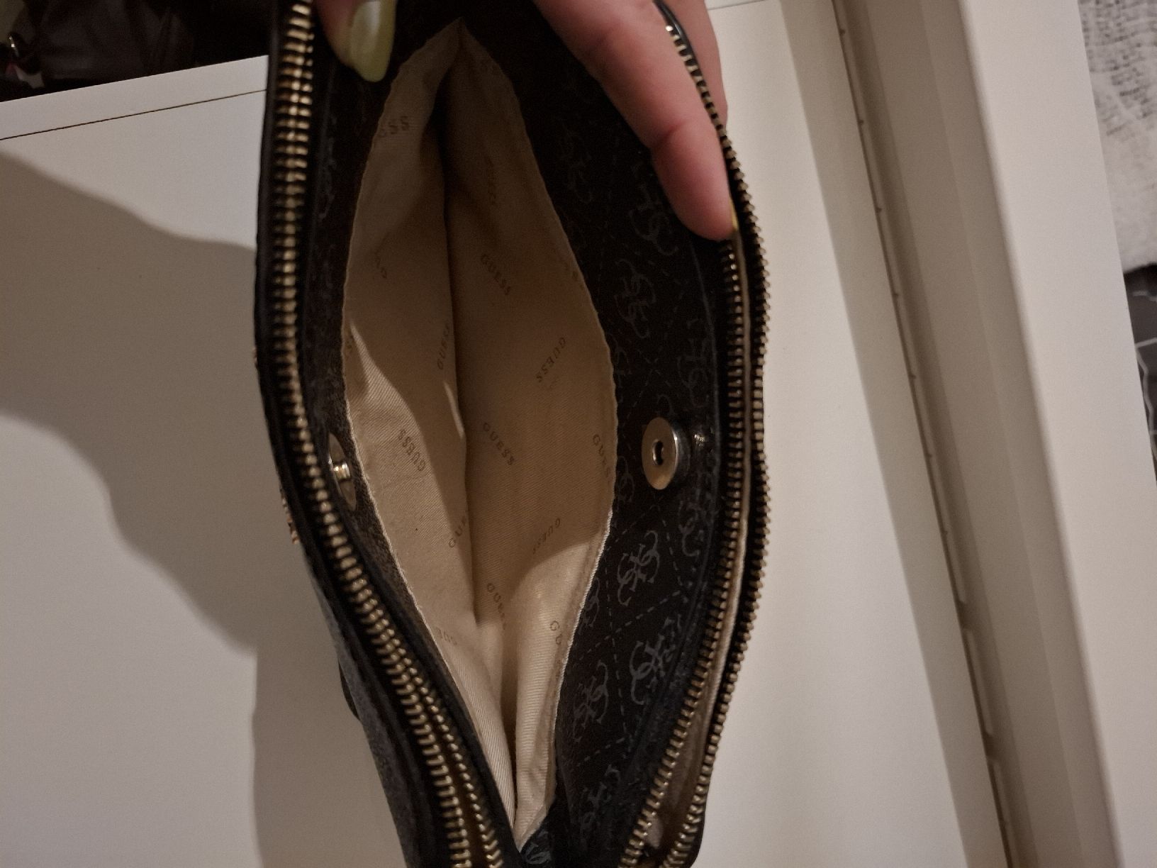 Guess Taschen für Damen: Sac Guess – Gebraucht aus La Chaux-de-Fonds von emm_9r5v 2