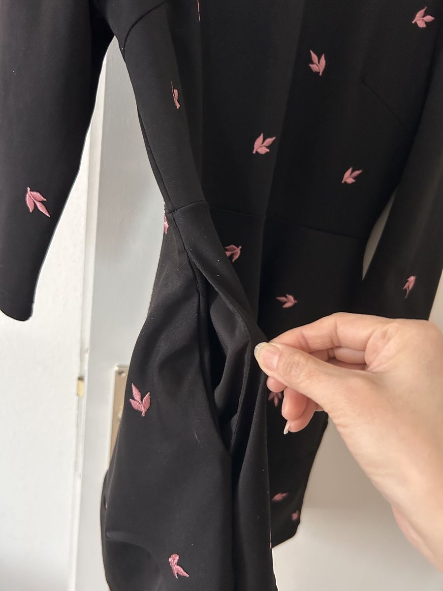 Vestiti: Elegant Black Dress with Leaf Pattern - Size Medium – Usato da Genève venduto da Noemie.wrmsi 2
