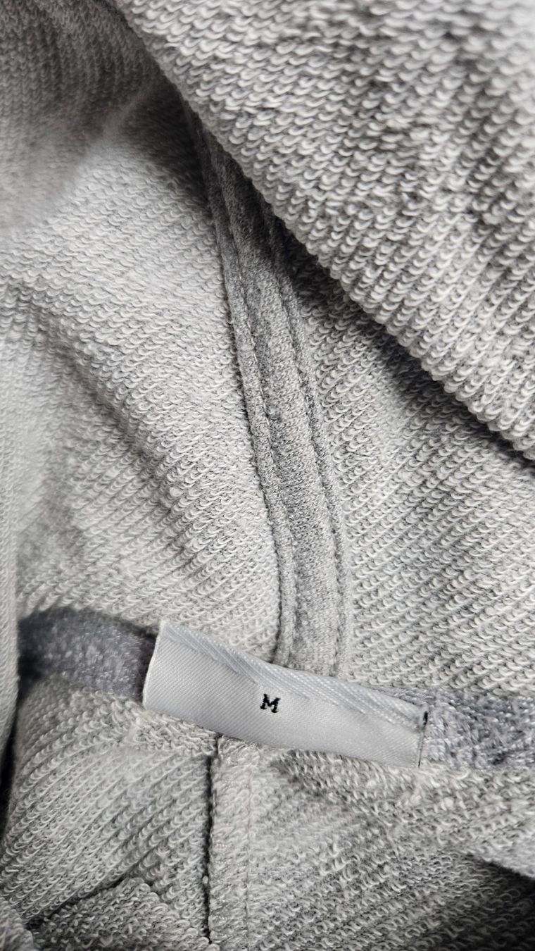 Pulls & Sweat-shirts: Kapuzenpullover – D'occasion à Münchenbuchsee par Yothu 2