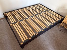 Cadre de lit 160x200 avec sommier intégré et matelas