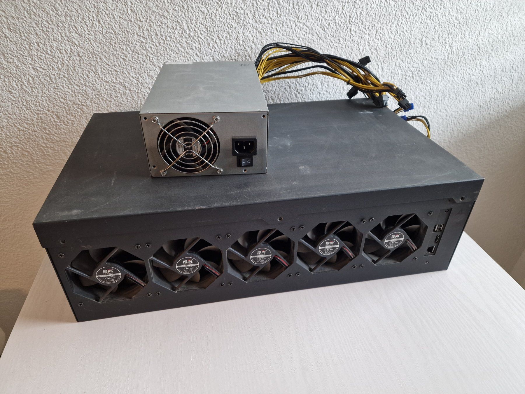 Coin Miner: Mining Rig Komplettset mit 9x RX 470 GPUs – Usato da Menznau venduto da CS1.6 2