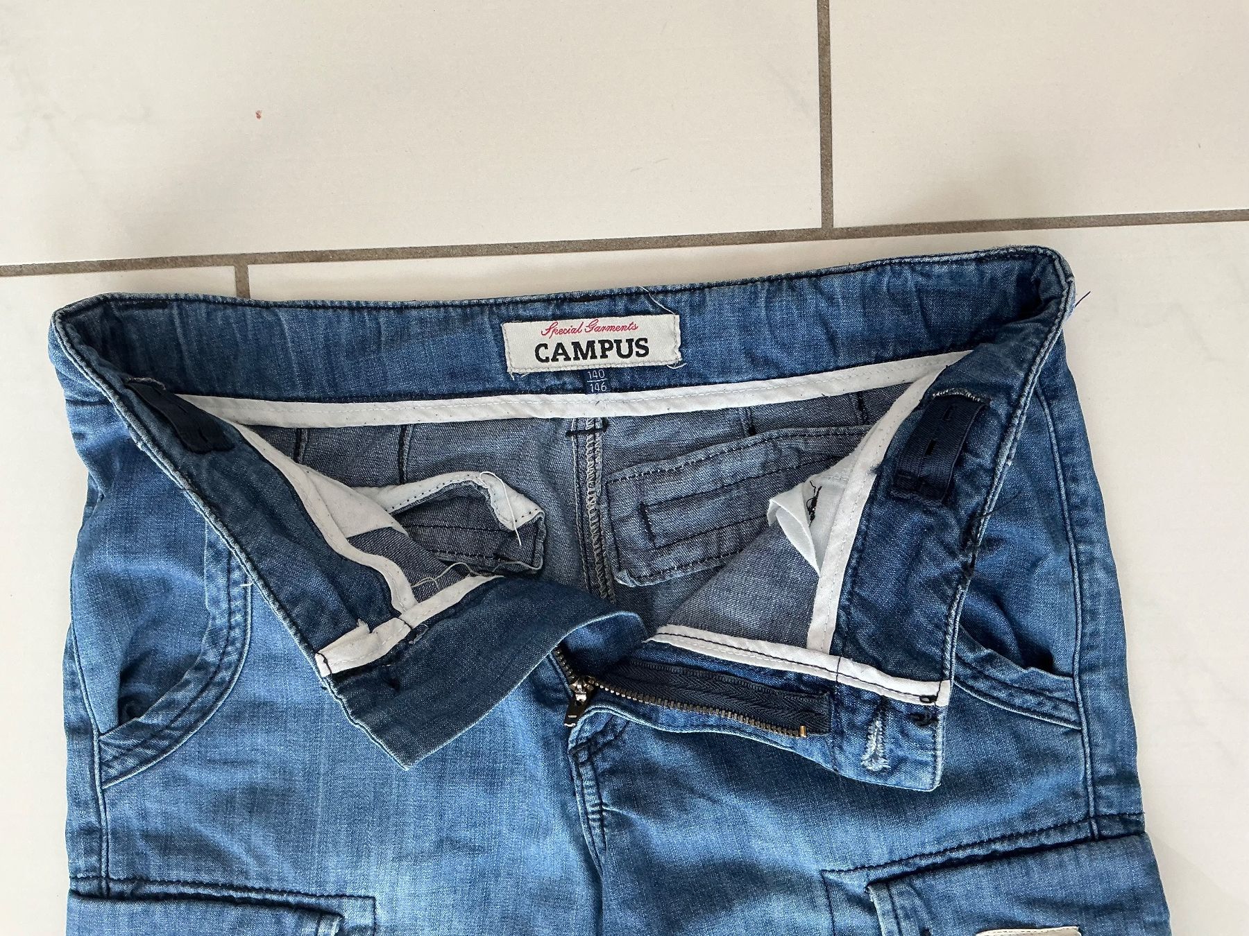 Manor Pantaloni: Campus Jeans Bermudas Gr.140/146 – Usato da Biel-Benken BL venduto da Sahra1 1