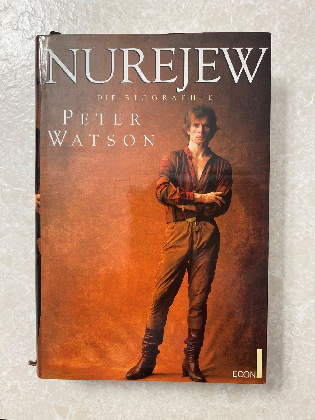 Libri: Nurejew: Eine Biographie – Usato da Starrkirch-Wil venduto da UB007