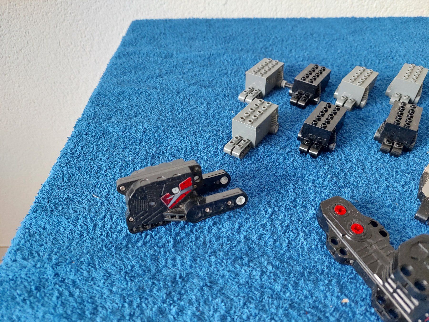 Lego Kit di costruzioni: Lego Technic Verschiedene Aufzugmotoren – Usato da Altenrhein venduto da schalumpfi 4
