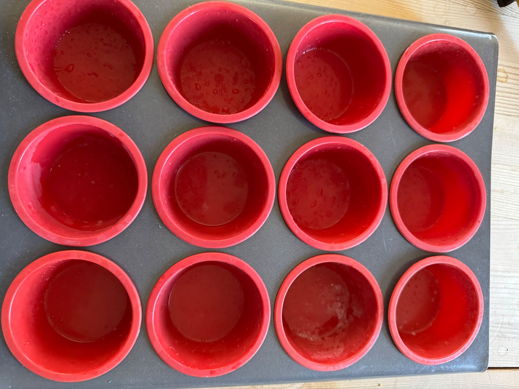 Teglie da forno: Divers moules gâteaux silicone – Usato da Veyrier venduto da Kimedovapa_1