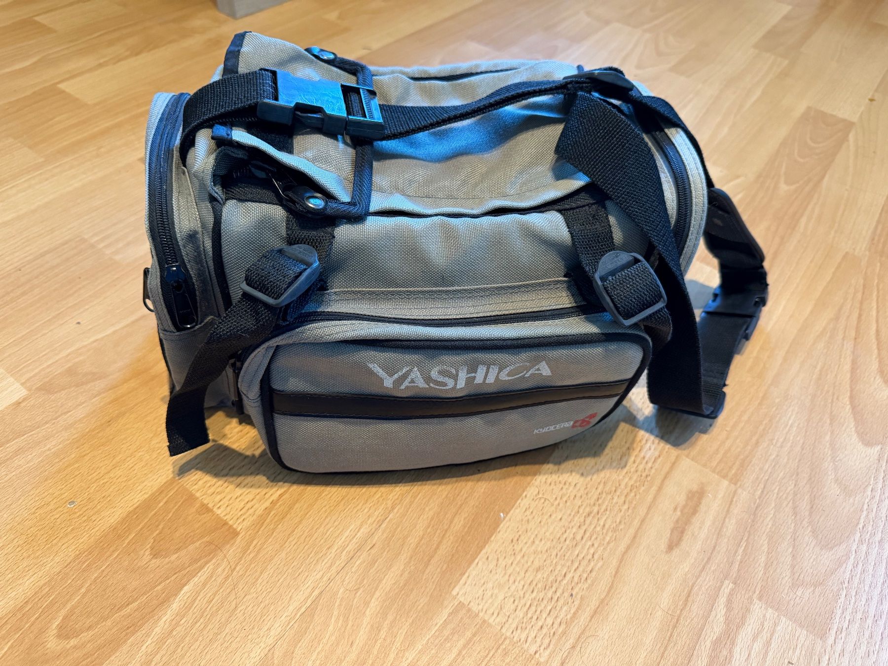 Taschen: Yashica-Kameratasche – Gebraucht aus Aarau von KorgPA
