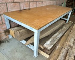 Tisch, Werktisch, Stahlgestell, massiv, Atelier, Werkstatt