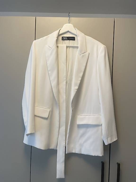 Zara Giacche: Blazer mit Gurt weiss - ZARA – Usato da Lenzburg venduto da lejlaimamovic 1