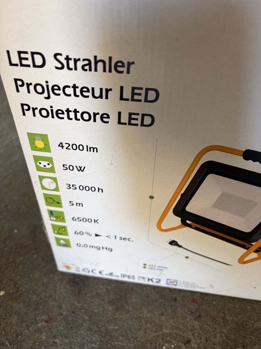 Fari: LED Strahler/ Baustellenlampe  – Nuovo (secondo la descrizione) da oftringen venduto da stouner1 2