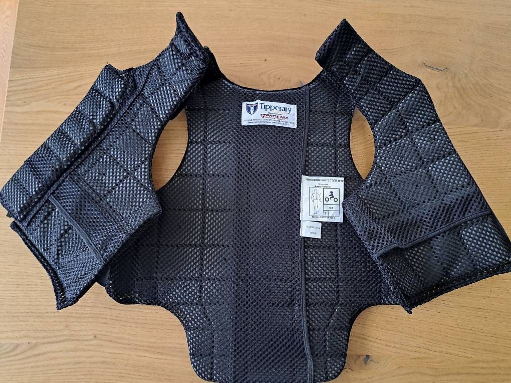 Schutz & Schoner: Reitweste Tipperary Phoenix – Gebraucht aus Waldkirch von Neuseeland