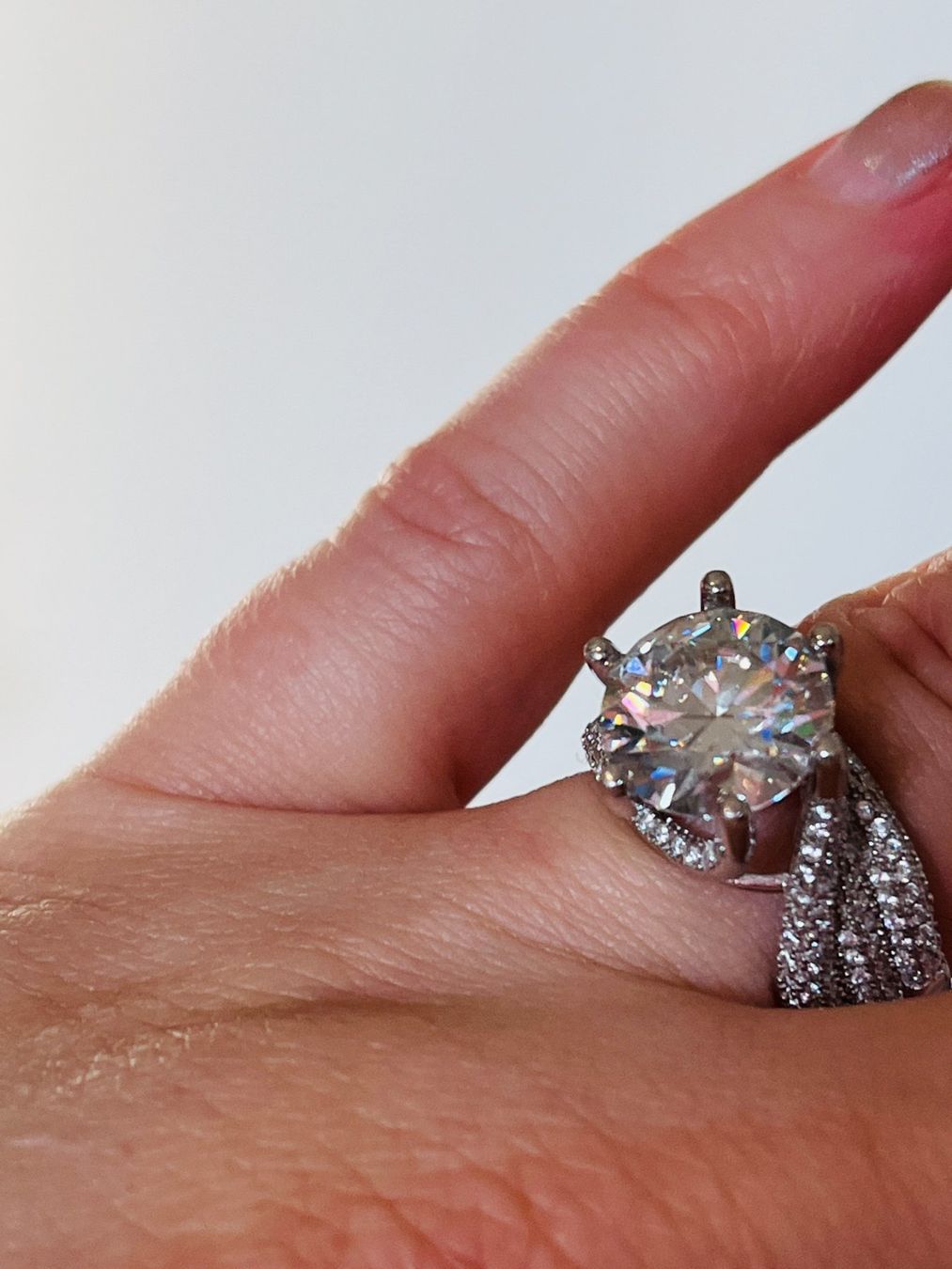 Anelli: 5CT Big Moissanite color D ring SIZE 56 – Nuovo e nell'imballaggio originale da Genève venduto da AGBERG 4