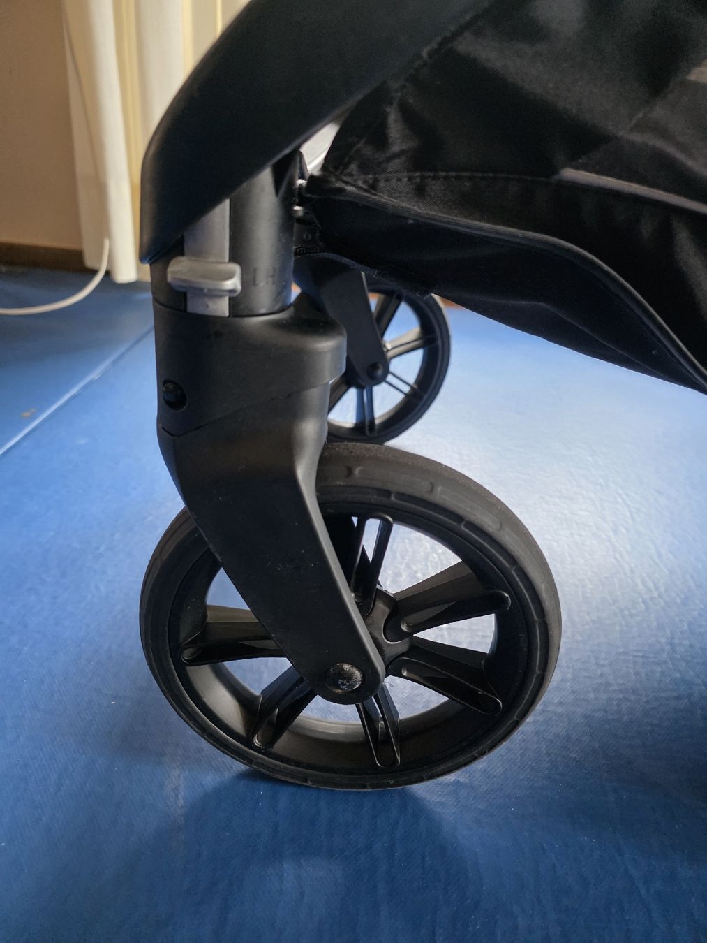 Inglesina Carrozzine: Poussette Inglesina Aptica+ Accessoires – Usato da Le Locle venduto da Maria.222 6