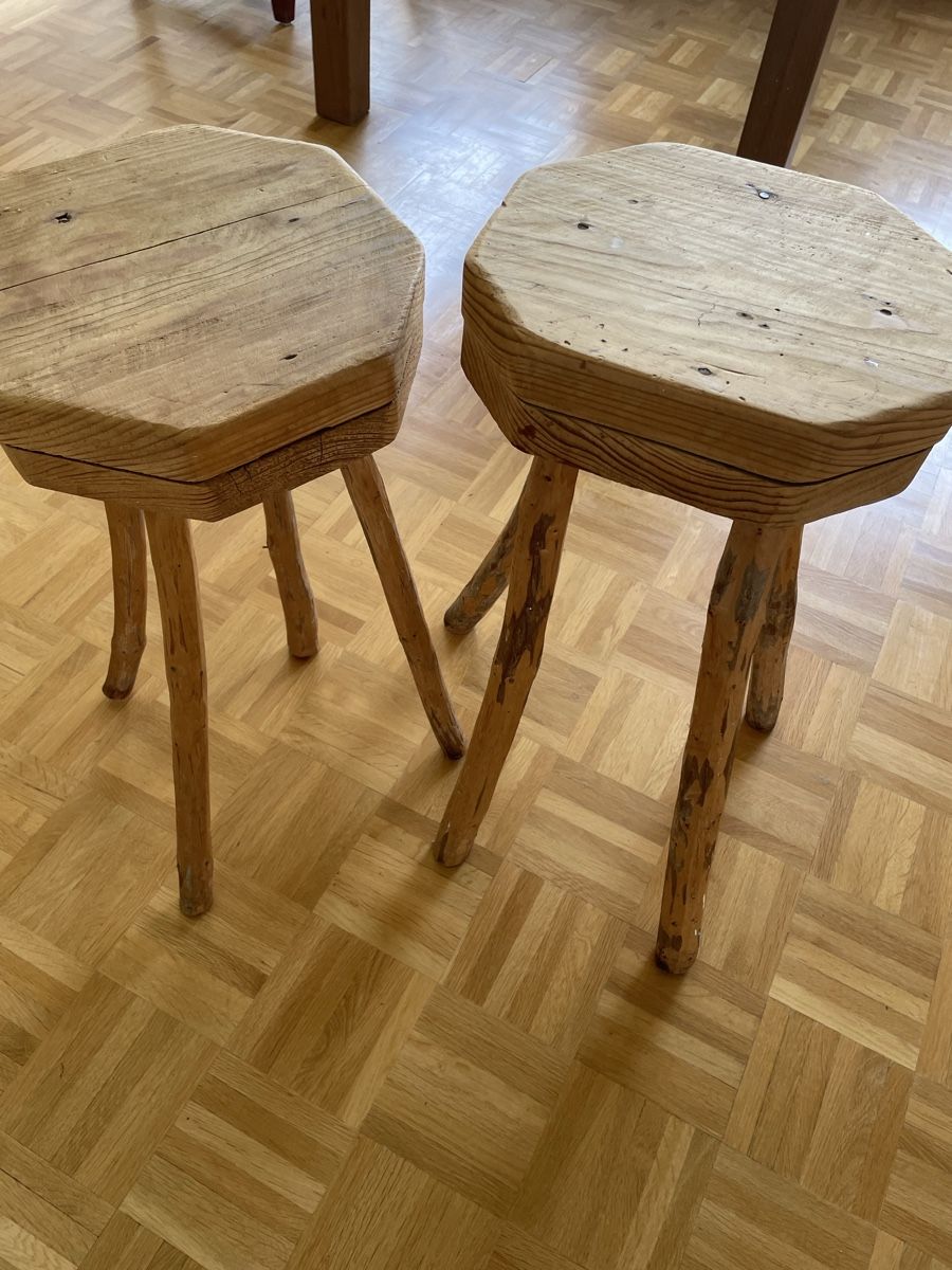 Sgabelli: Zwei Dekor Hocker aus Naturholz – Usato da Basel venduto da Kamberly 4