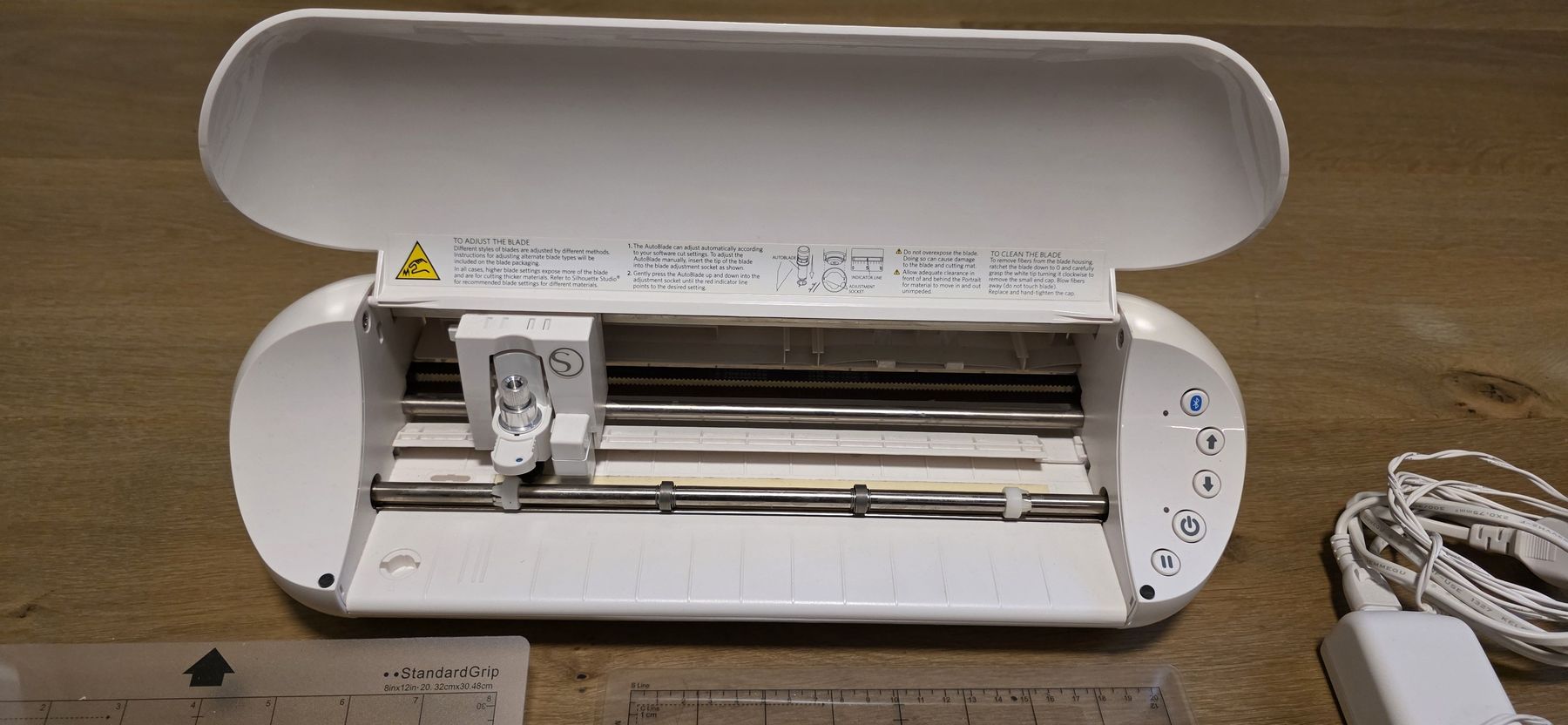 Tutte le macchine: Silhouette Portrait 2 Schneideplotter – Usato da Emmetten venduto da Remo3097