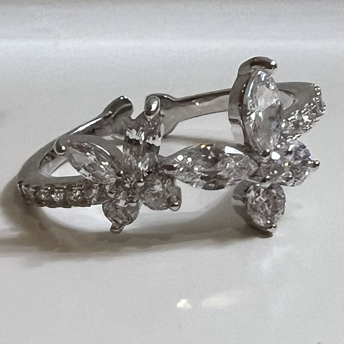 Ringe: Sparkling Floral Statement Ring - Adjustable, Silver Tone – Neu (gemäss Beschreibung) aus St. Gallen von LGMStore